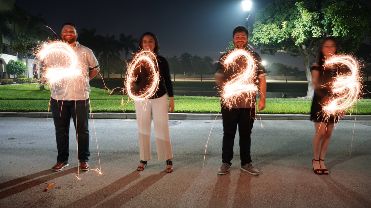 VipToursFL's tweet photo. Happy new year! Welcome 2023 🍾🎆 https://t.co/oBAy9lRiAt