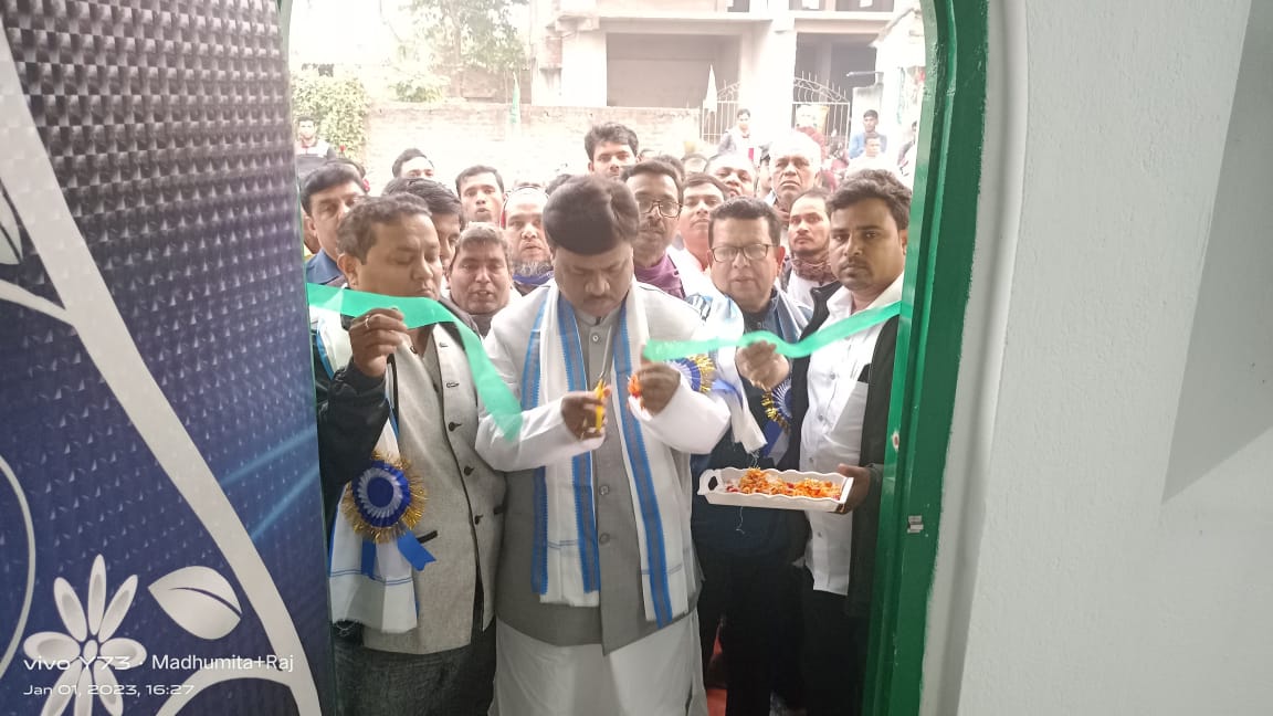 sardarnuralma's tweet photo. দঃ২৪ পরগনা সাতগাছিয়া বিধানসভার বিষ্ণুপুর ব্লক 2 খাগড়ামুড়ি অঞ্চল তৃণমূল কংগ্রেসের কার্যালয়ের শুভ উদ্বোধন করেন পশ্চিমবঙ্গ সরকারের রাষ্ট্রমন্ত্রী  পরিবহন দপ্তর মাননীয় শ্রী দিলীপ মন্ডল মহাশয়।
@MamataOfficial @abhishekaitc
@AITCofficial
#25YearsofAITC https://t.co/cXVp4htKeL