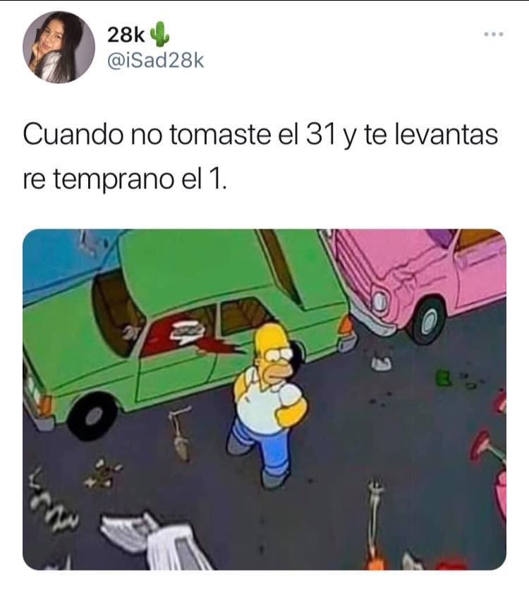buenoricoo's tweet image. Segundo año que no salgo el 31 y despierto a ver Instagram😂literal así: