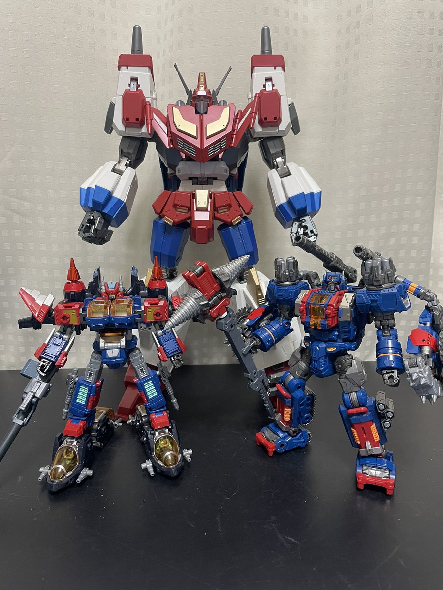 4WDROU's tweet photo. どらでかいスターセイバー的な人と無理矢理下駄履かせたガーディオンとヴァースライザー3号機装備のトライディガー

#ダイアクロン
#irontrans https://t.co/1MoqRTolVU