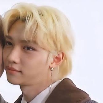 felixthingz's tweet photo. #NewProfilePic matching w bestie again!! @couldbehanji https://t.co/p2Mq6vT62j