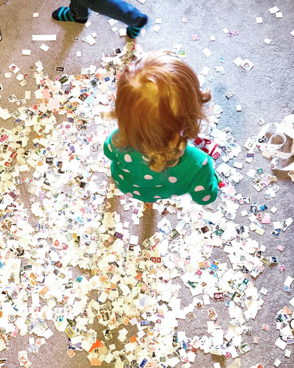ArtStamped's tweet photo. Only at Auntie Suzie’s house is it totally ok to dump a whole box of stamps on the floor and then dance around looking for cool ones to take home. #youthphilately #getemyoung #childhoodunplugged #happynewyear
(Obviously the good boxes are locked away!) https://t.co/hNMQyM6Lvf