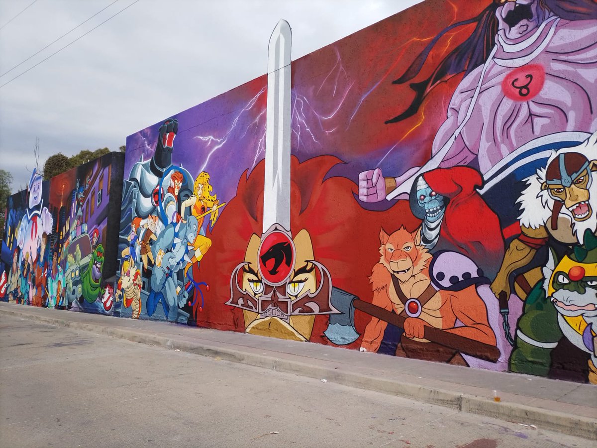 reactionfigure's tweet photo. The Real Ghostbusters and ThunderCats wall murals, Motel Monte Bello, León, Mexico. https://t.co/bS5xf8wElg