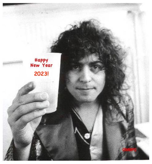 MarcBolan1977's tweet photo. 🎉💛🔔 Wishing you all a fantabulous and very HAPPY NEW YEAR for 2023! I hope the coming year brings you and your families happiness, love, peace and good health (your health is your wealth!). All the best, with all my love, 💖 x Susu x 💖 #marcbolan #trex #kalmiyh #ombfc https://t.co/V9texAve2g
