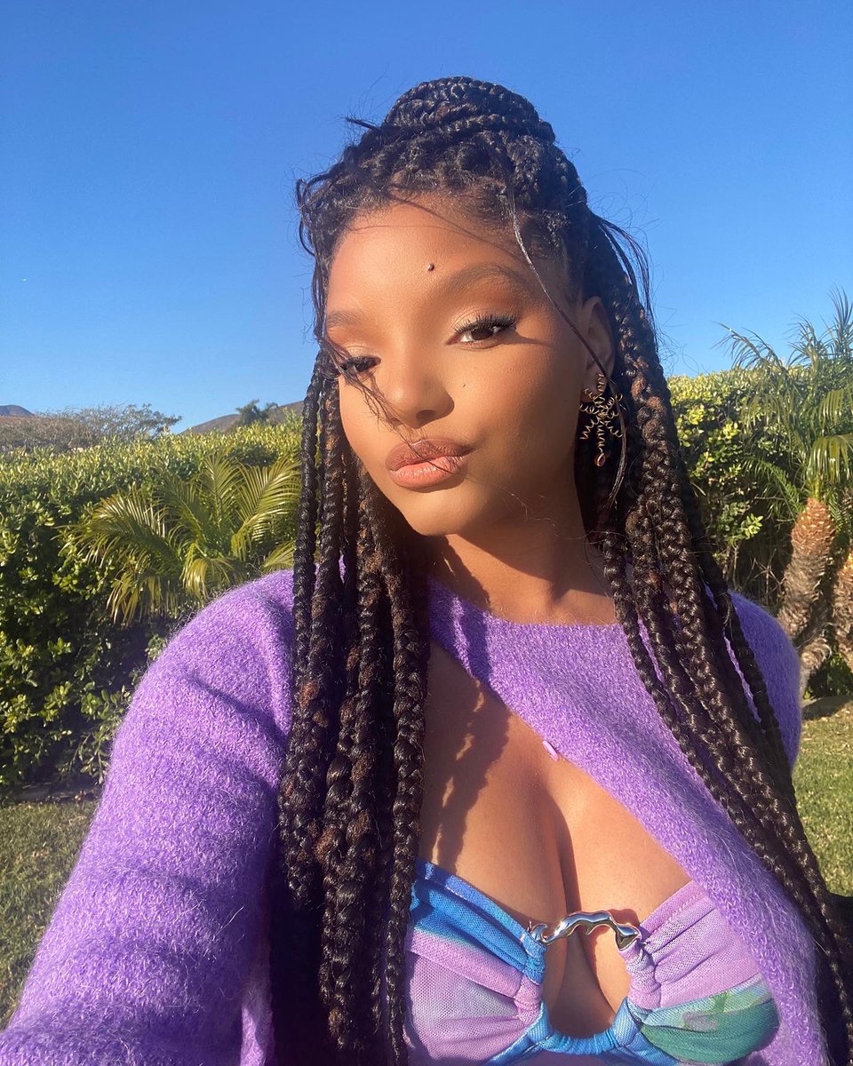 wake up wake up it’s the 1st of the monthhh 💜