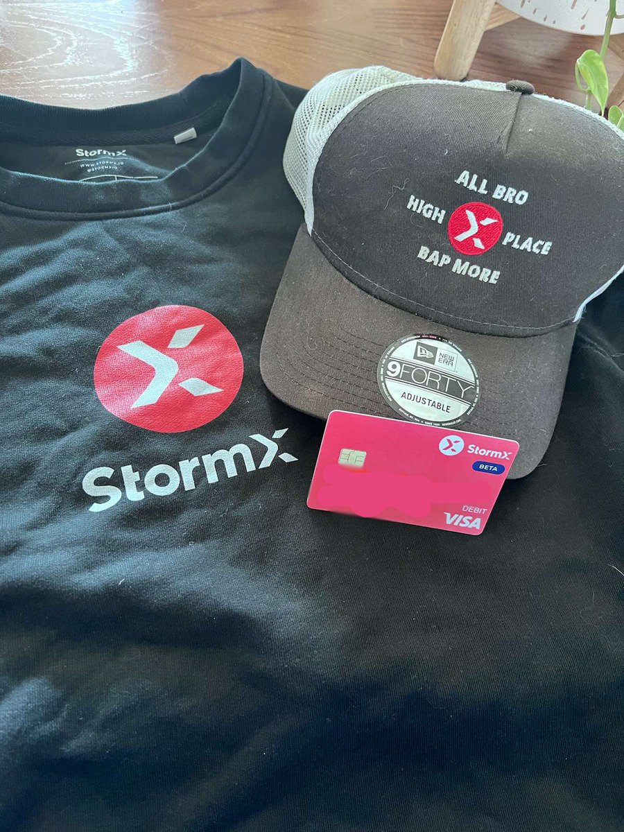 SPmyBills's tweet image. Oh how I love having a complete set. 2023 looking 🔥 already! #stmx @stormxio Debit Card Beta!!! @SimonYuSEA 👏👏👏