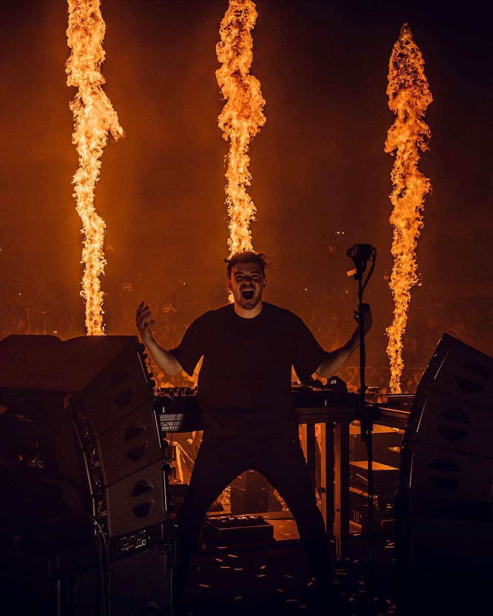 MartinGarrix's tweet image. HAPPY NEW YEAR FROM BAHRAIN ❤️❤️❤️