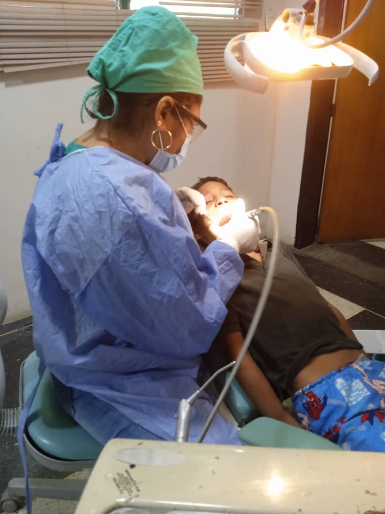 JuanMiguelBati5's tweet photo. Los profesionales de la salud de Cuba se forman con una gran vinculación a la práctica, con humanismo y solidaridad. #CubaPorLaVida #JuntarYVencer #60AñosSalvandoVidas #CubaCoopera @cubacooperaven @MINSAPCuba @CubCooperaVeGua @Cubacooperaveg https://t.co/IFU9q27O7U