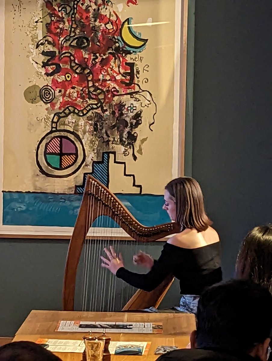 TeddyJamieson's tweet photo. Moved to National Gallery to catch harpist Dara Watson. She is currently playing Under the Bridge by Red Hot Chili Peppers. #Firstfootin https://t.co/eH9pQKYA64