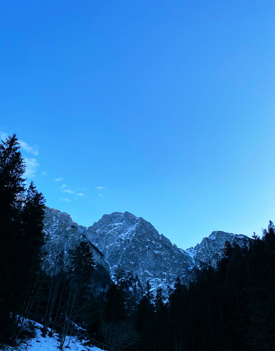 Welcoming New Year in Tatra Mountains, Happy 2023!
#TatraNationalPark #Giewont