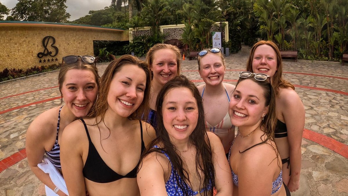 AugieSwim's tweet photo. The final day of 2022 included a move to the countryside, a bus ride and hot springs. 

All told through @cailey_scott. 

Full Blog 📝: https://t.co/zEymzNCVnT

#BuildingChampions https://t.co/1vGpcvyFF8