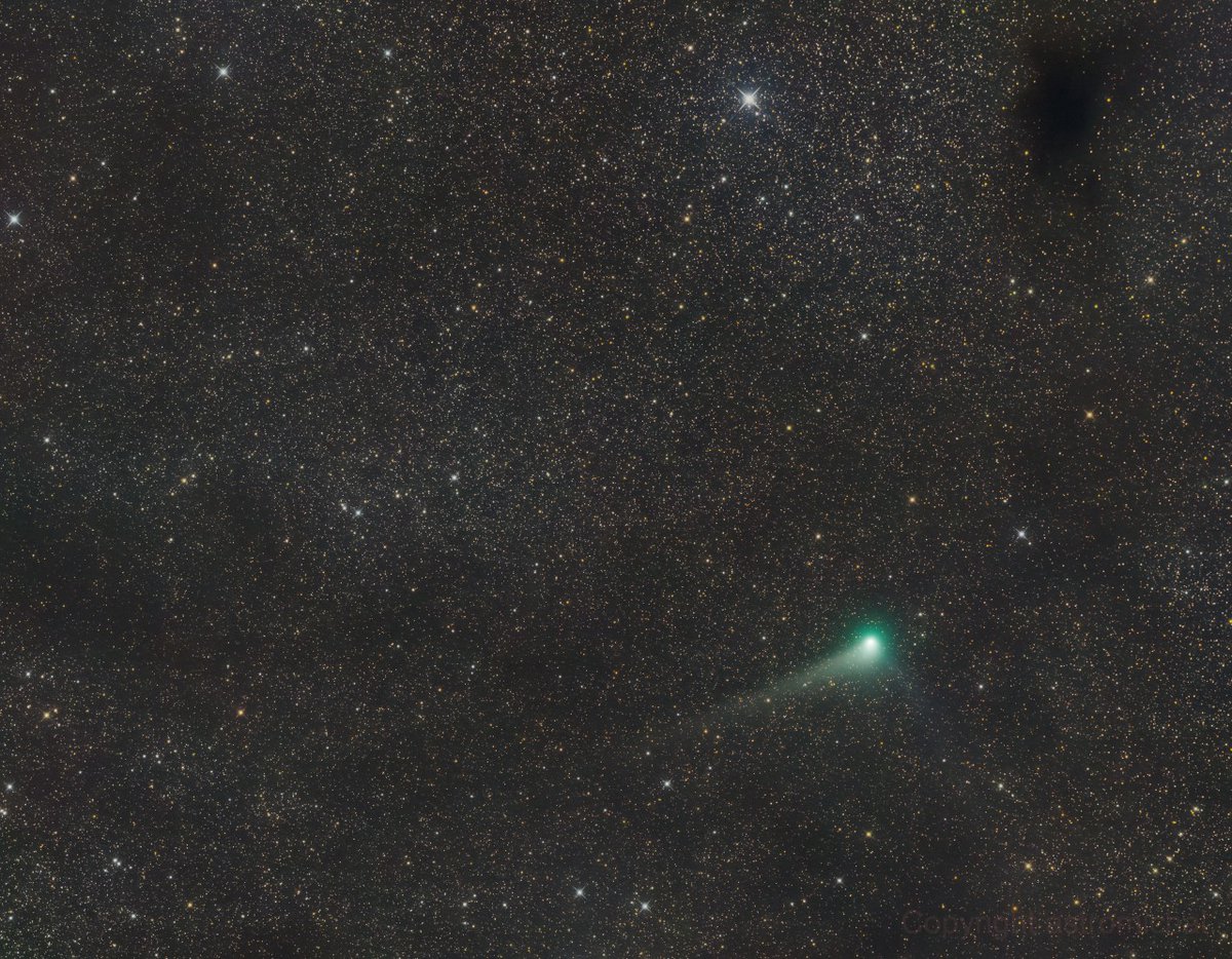 SkygemsNetwork's tweet photo. Happy New Year! May 2023 bring everyone much health, success, and clear skies!

C/2017 K2 (PanSTARRS) is an Oort cloud comet discovered in May 2017. Image by Michał Mosdorf.

Telescope: ASA H8 f/2.9 Hyperbolic
Mount: ASA DDM60
Camera: QHY 600M CCD
Location: Hakos, Namibia https://t.co/HVy61aTNI4