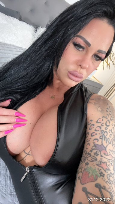 Hey Guys! I have reached 500,000 followers on Stripchat. Let&rsquo;s celebrate together! #stripchat500000 🎉<a href="/tag/stripchat"class="tags"><span>#stripchat</span></a><a href="/tag/stripchat500000"class="tags"><span>#stripchat500000</span></a>