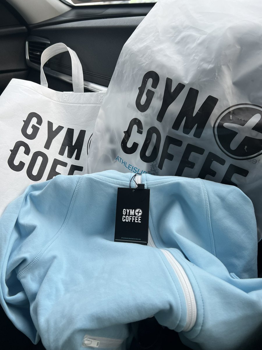Dilllers's tweet photo. So got this as a Christmas present, however not the right size. Went to @gympluscoffee in Kildare Village to change it for the correct size, however I was told that as I didn’t have a receipt they could do nothing. You can see that all the tags are on it. Very disappointed 😔 https://t.co/kUKHXU7U9M
