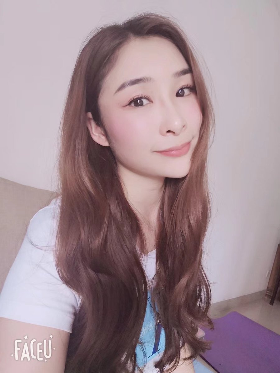 fadsfadsf11's tweet photo. #广州qm #白云梅花园 #艾琳Lucy  2019.11.7的下午4点左右找的艾琳，700 2次，这个女生看起来颜值可以，而且该有的服务都有，比如波推、臀推、舌头刮痧等，但就是声音有点像男生，唉，其他都是ok，还有她的腿也不错，挺白的，就是催，做久一点就催，说我一直忍着不射，我服气了。。。 https://t.co/w4Zg4Iplb2
