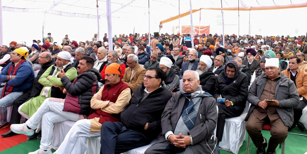 chkanwarpal's tweet photo. आज लोहगढ़ साहिब में माननीय मुख्यमंत्री श्री @mlkhattar जी के साथ बाबा बंदा सिंह बहादुर जी के स्मृति स्थल का शिलान्यास किया व स्मृति स्थल बनाने के लिए चयनित की गई 20 एकड़ भूमि का निरीक्षण भी किया। https://t.co/VZFdUnTkjh