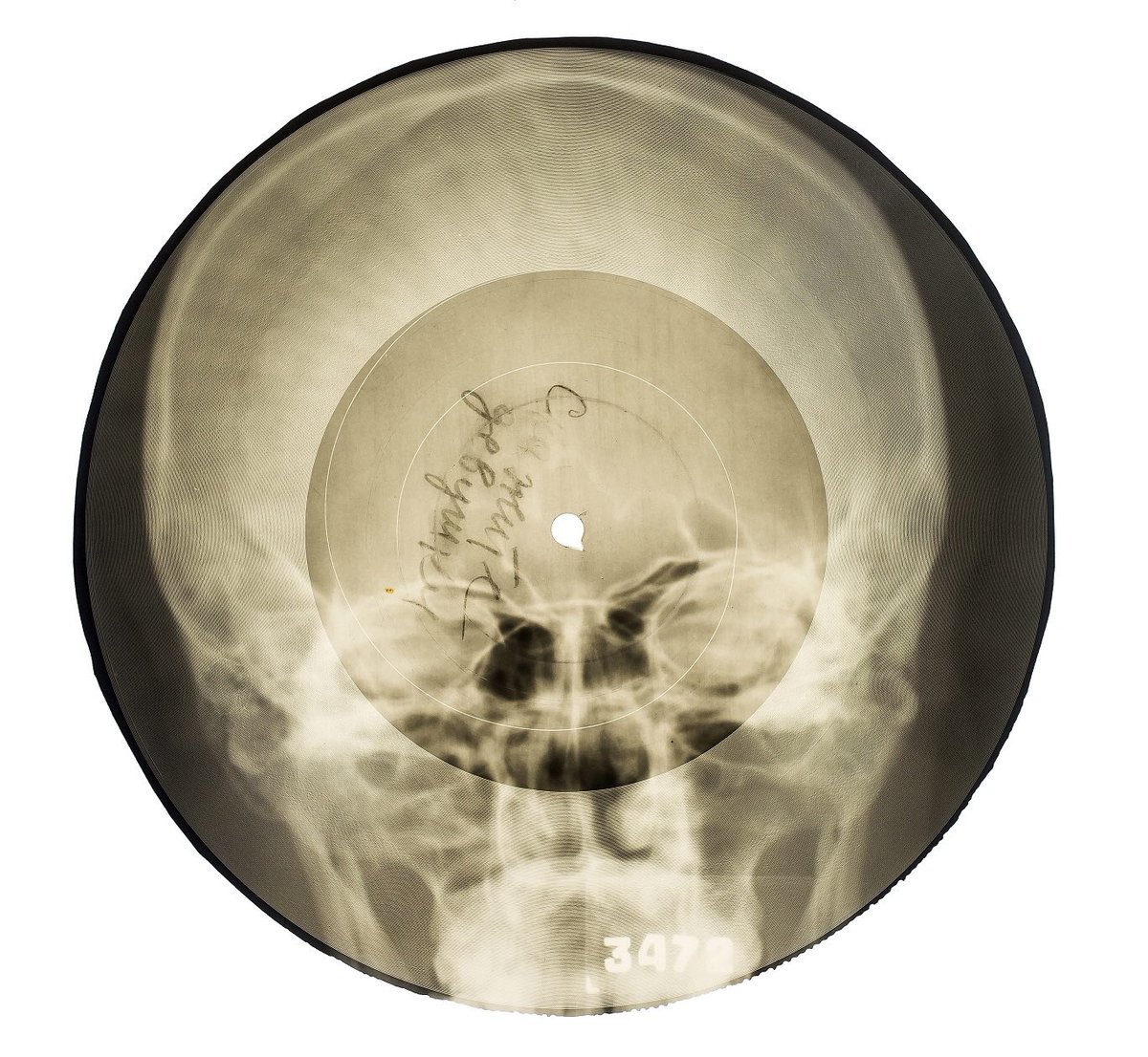 先日、ソ連で「肋骨レコード」と言うレコードが有ったのを知った。1940