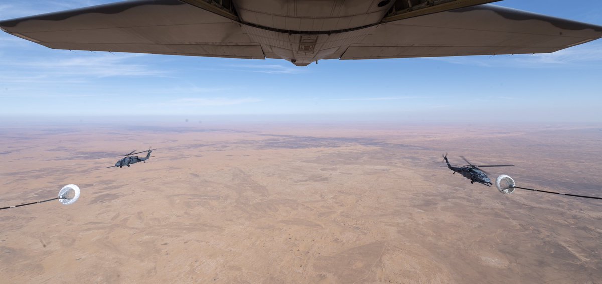 Boneyardsafari's tweet image. Happy New Year!  Let’s start the year off with some Green Feet Pave Hawk action! #greenfeet #pavehawk #hh60 #thatothersmaylive #aviationsafari #aviationpreservation #boneyardsafari #aerialrefueling