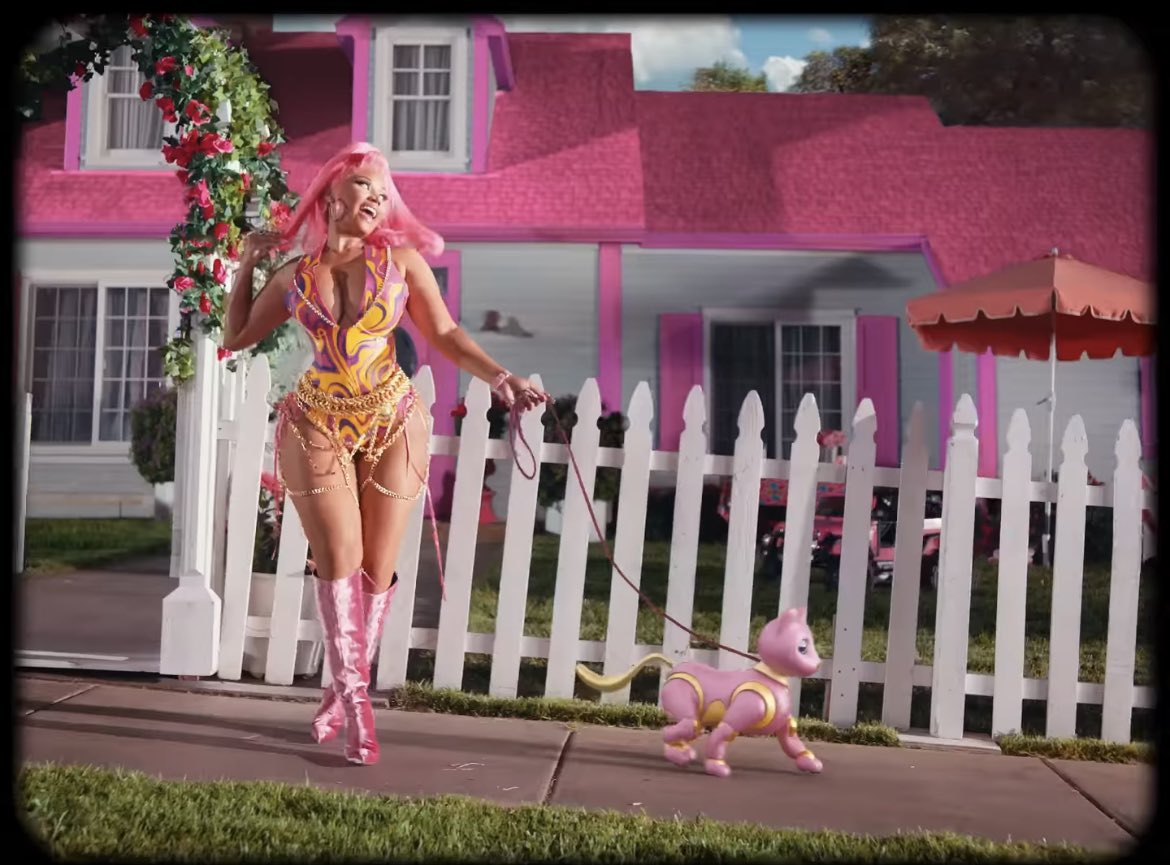 thebarbzau's tweet photo. Super Freaky Girl by Nicki Minaj is currently at 34M YouTube viewsβοΈ
Tweet your streaming parties below and lets set a current goal of 50M !!π¨
#SuperFreakyGirl #SFGVIDEOπ
πΌ https://t.co/kP6qgMHfaZ