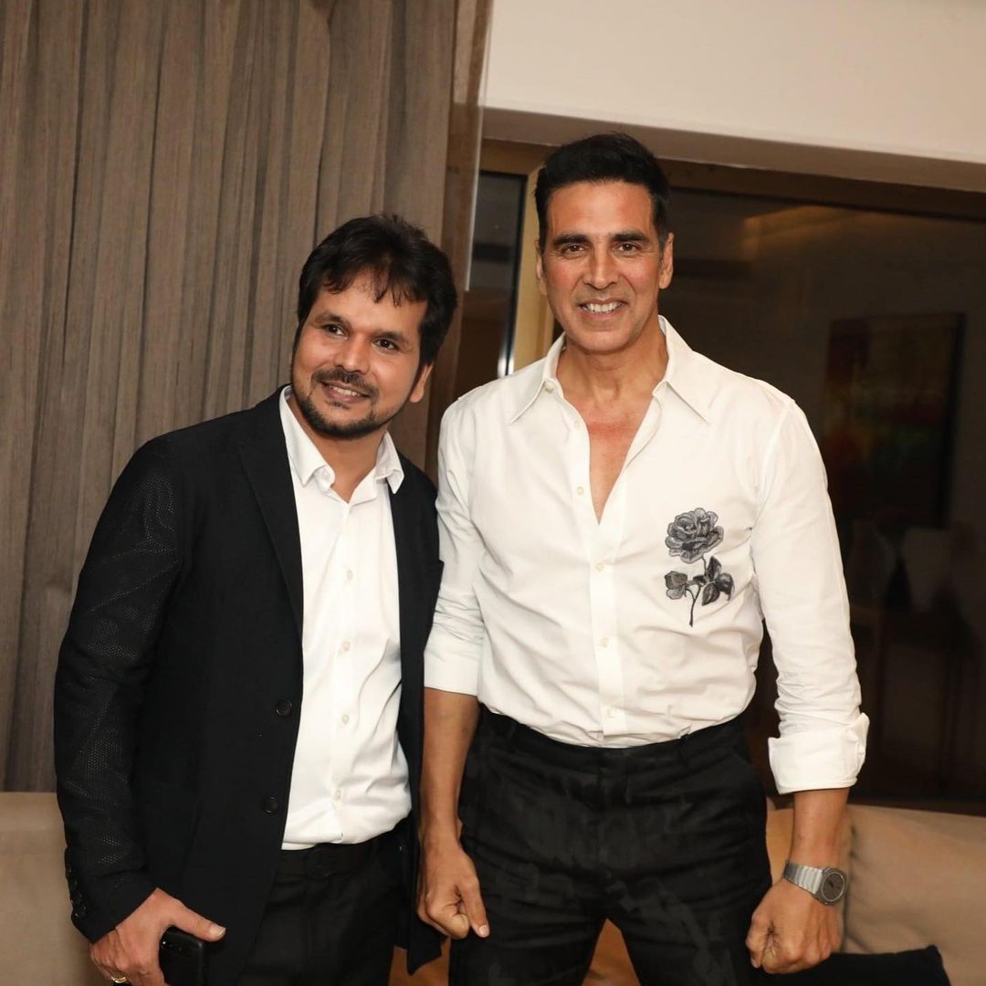 @akshaykumar snapped with #VedatMaratheVeerDaudaleSaat film producer @vaseemqureshii 
#AkshayKumar