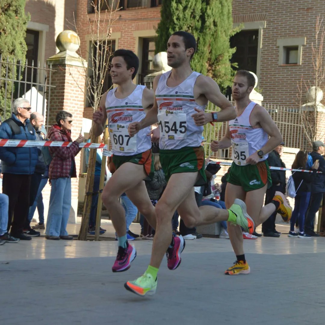 Entrena_Atletas's tweet photo. San Silvestre de Alcalá 2022, un año más cumpliendo con la tradición en una carrera muy de equipo.

📸 @daniii_saez @Entrena_Atletas @cervantesatletismo #atletismoalcalá #carreraspopulares #sansilvestre #correr https://t.co/QhH2qxZAue
