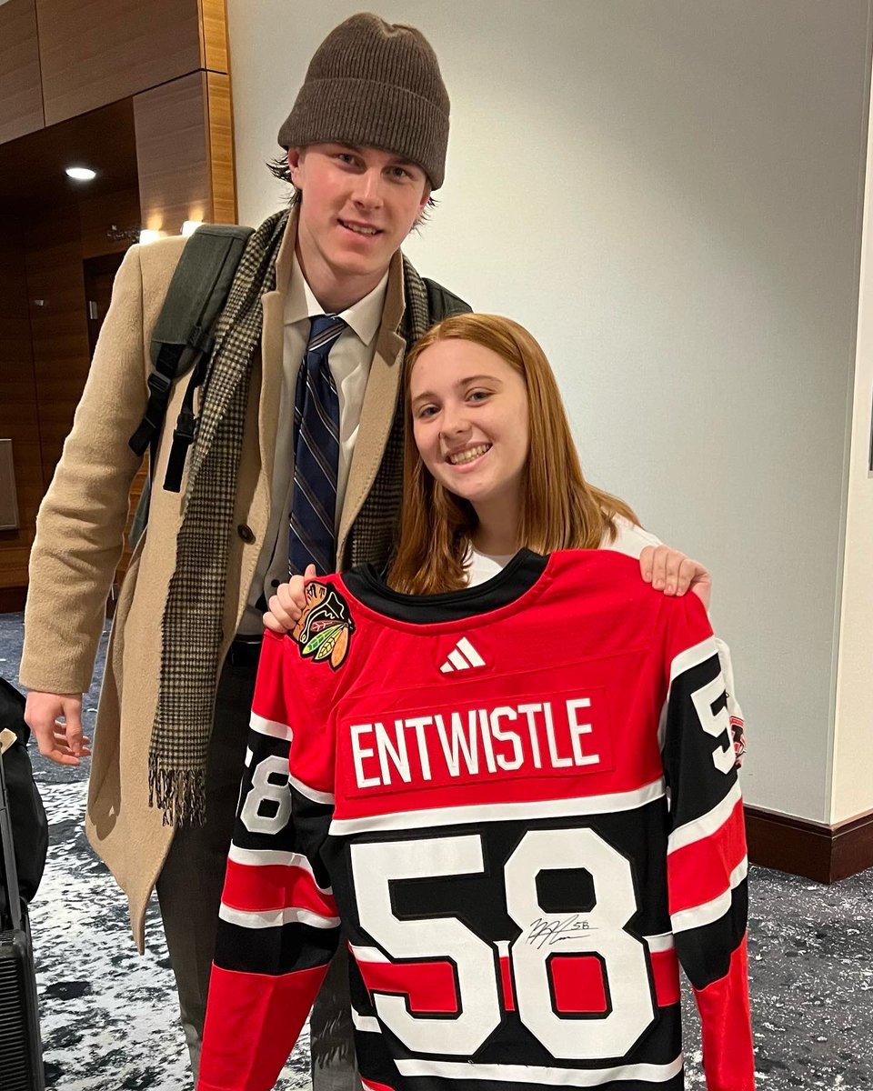 Swtness34's tweet photo. Highlight of the weekend! Thank again @5twisty5! #Blackhawks https://t.co/jA3Sx938h0
