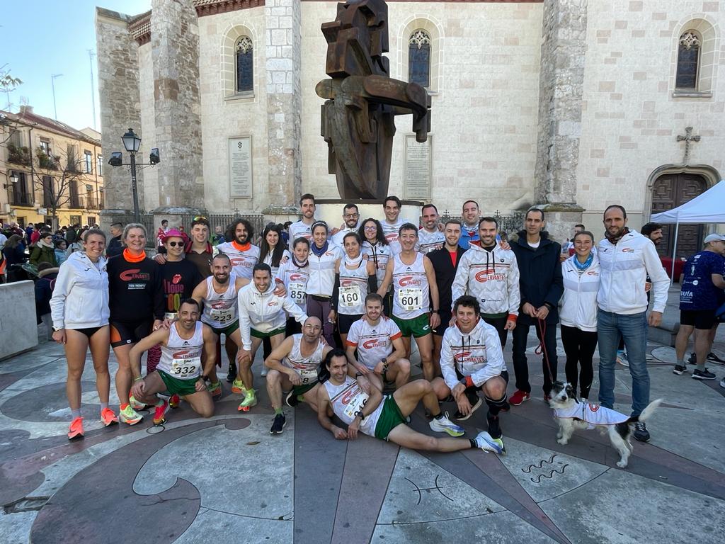 Entrena_Atletas's tweet photo. San Silvestre de Alcalá 2022, un año más cumpliendo con la tradición en una carrera muy de equipo.

📸 @daniii_saez @Entrena_Atletas @cervantesatletismo #atletismoalcalá #carreraspopulares #sansilvestre #correr https://t.co/QhH2qxZAue