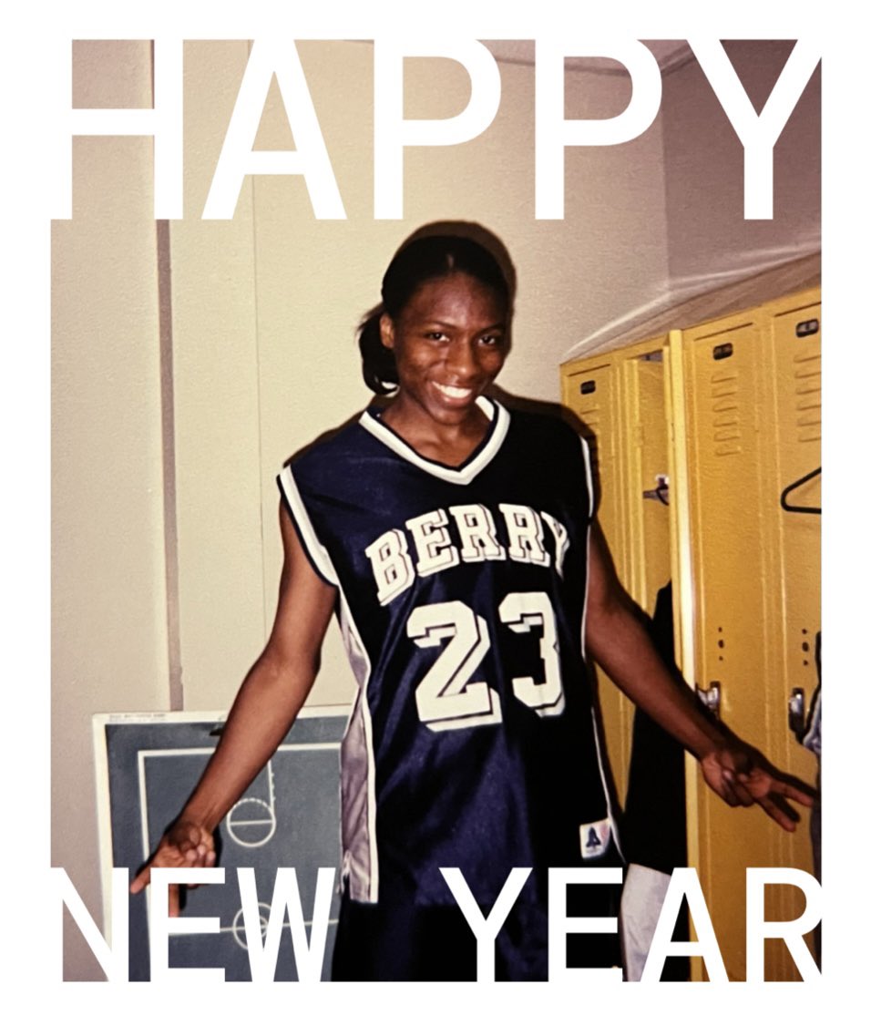 DrTroyMe's tweet image. As a kid, I told folks Michael Jordan wore my dad’s number. Then I wore it too. Starting ‘23 without him is tough but since I shared a name and number with greatness, I must continue to do great things. #Troybuilt