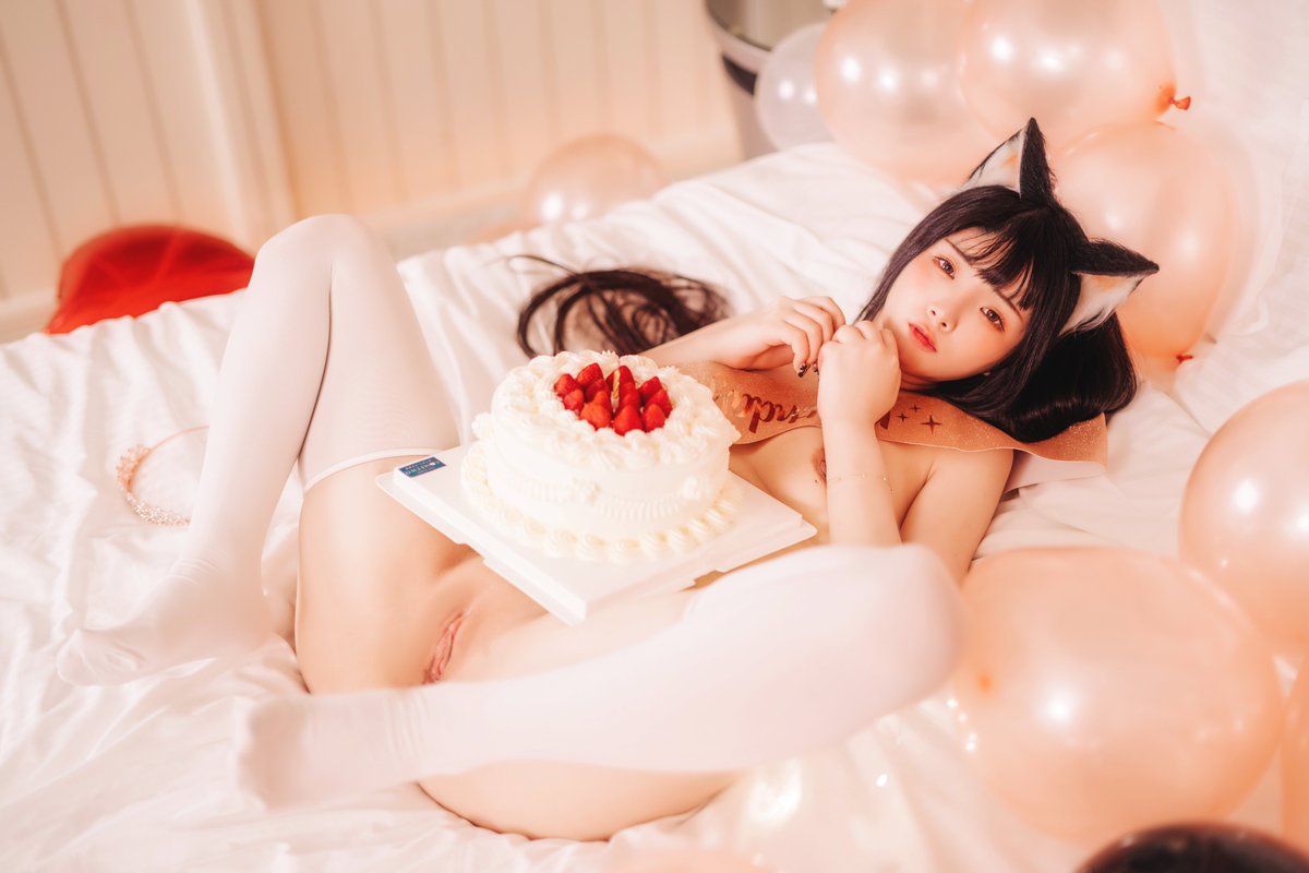 Today is my birthday!
say HBD Raku!🐈‍⬛❤️ https://t.co/DYy8Du2v3P