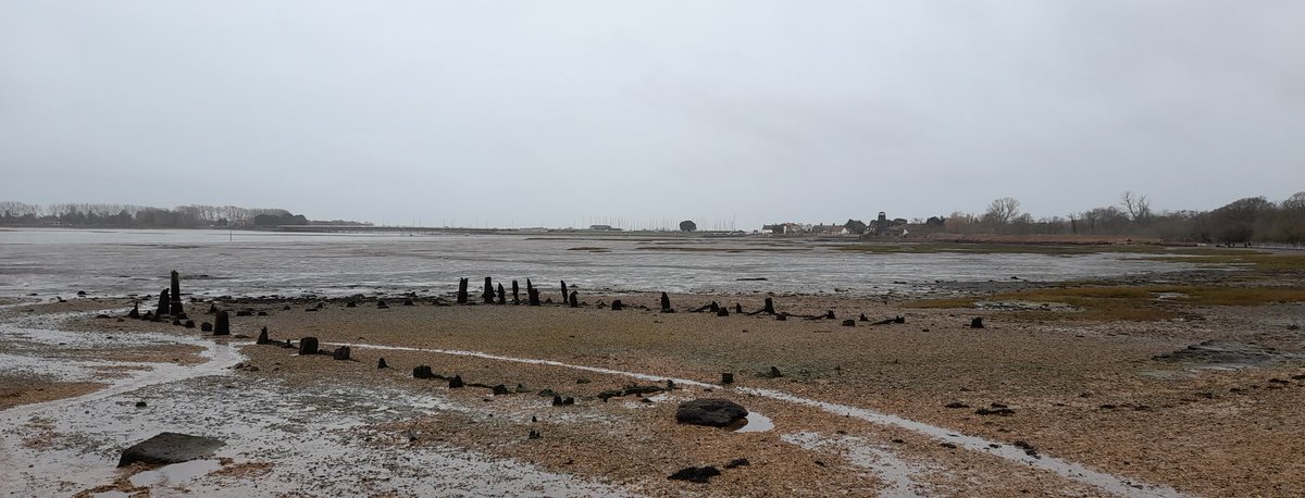 Grey but dry New Year's walk along the shore #WinterWalks #LocalWalks #GoodIntentions