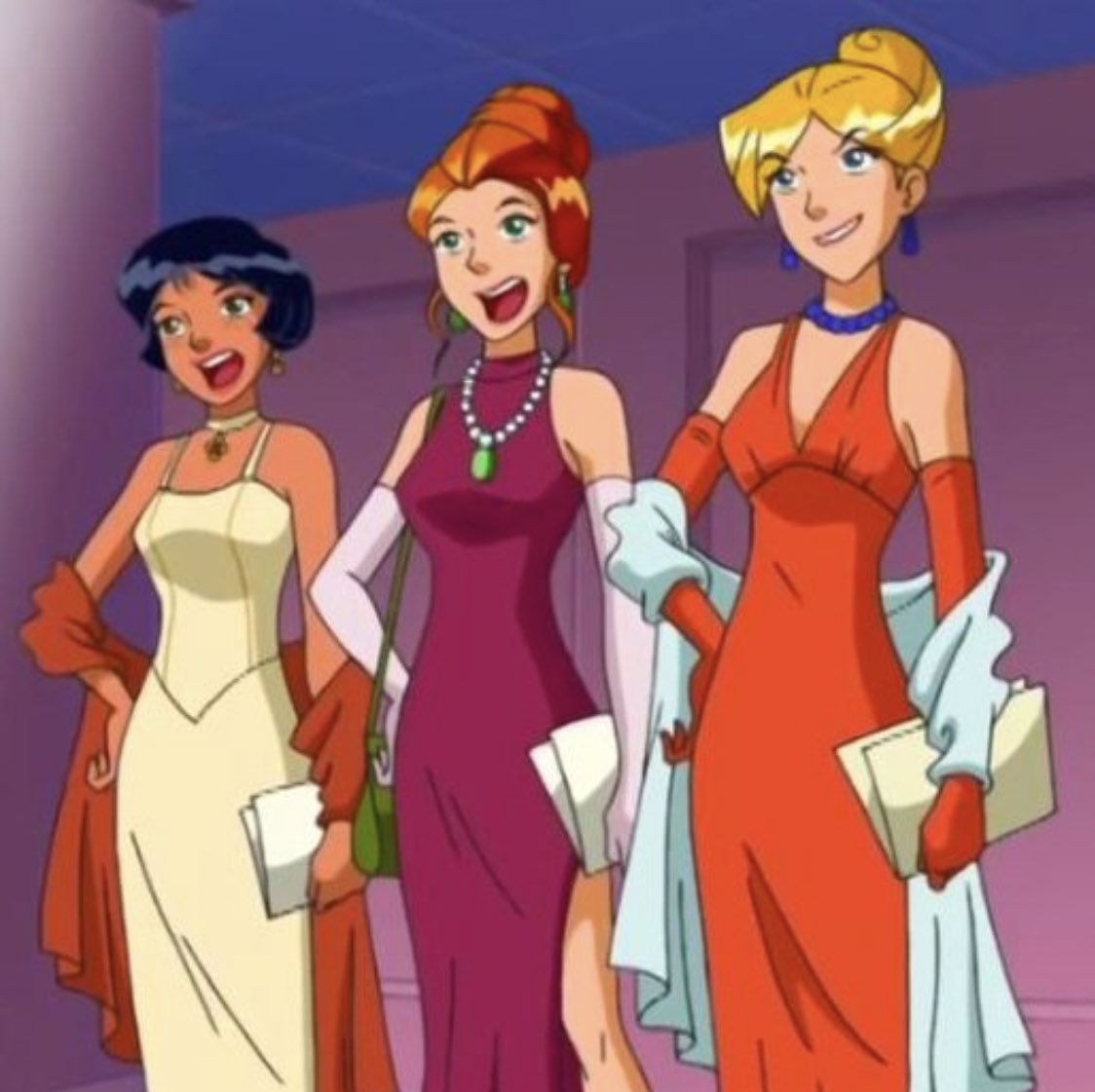 Narolaba_'s tweet photo. Mis amigas y yo ayer luciendo exactamente asi, the best combo❤️‍🔥 https://t.co/3RbOR2orml