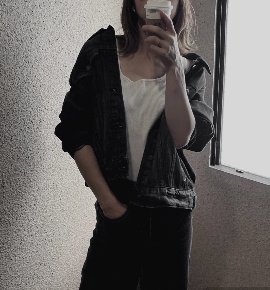 saryugirl's tweet photo. 新年あけましておめでとうございます。
きづいたらgst倍おわってましたね。
久しぶりに撮ったけど薄着すぎてさむい。
若作りしました笑
#STEPN https://t.co/PootWIUfyB