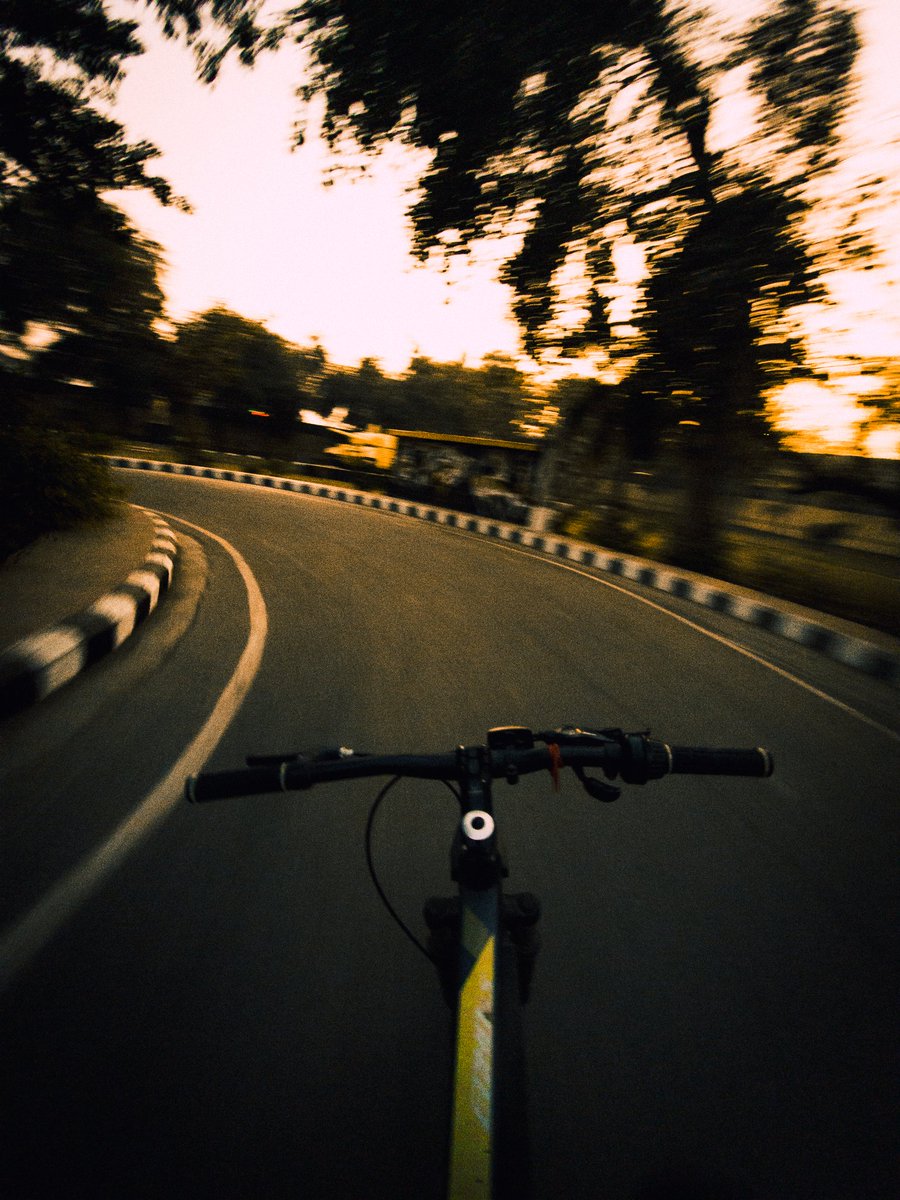 priaria's tweet photo. #travelphotographer #goprophotography #capturemoment #capture #NFTCommunity #cinegrams #cinematic #NFT #snapseed #joshidaniel #prabheshkumarsharma #sublimestreet #travelgrams #travel #traveldiaries #instatravel #cyclingshots #cycle #cyclingphotos #500px https://t.co/AAa3C78cdg