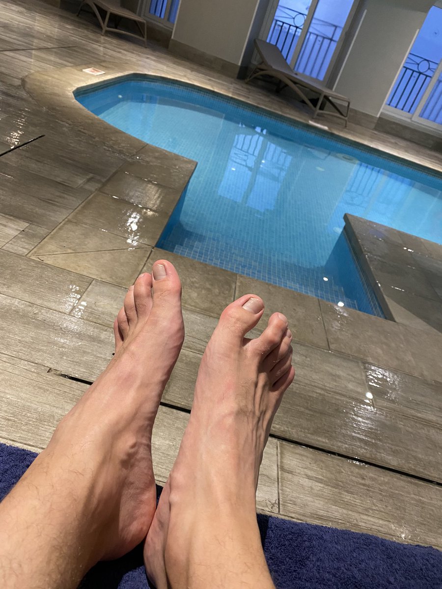 xxfeetcouple's tweet photo. Suche einen Sklaven der mir jetzt die Füße massiert! Wer will? 😈 #foot #gay #nudes #socks #master #dom #twink #füße #feet #feetِ #feetworshi̇p #socken #sockenfetisch #cashmaster #gaydom #gaymaster #gaycouple #findommaster #findom #paypig #findomking #gaytwink #cum #gaycum https://t.co/uJHtOnhEhX