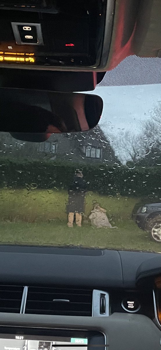 Brockyhockey's tweet photo. When you have to go you have to go !! @CheltenhamRaces  !! #caughtshort https://t.co/uKi7vfa075
