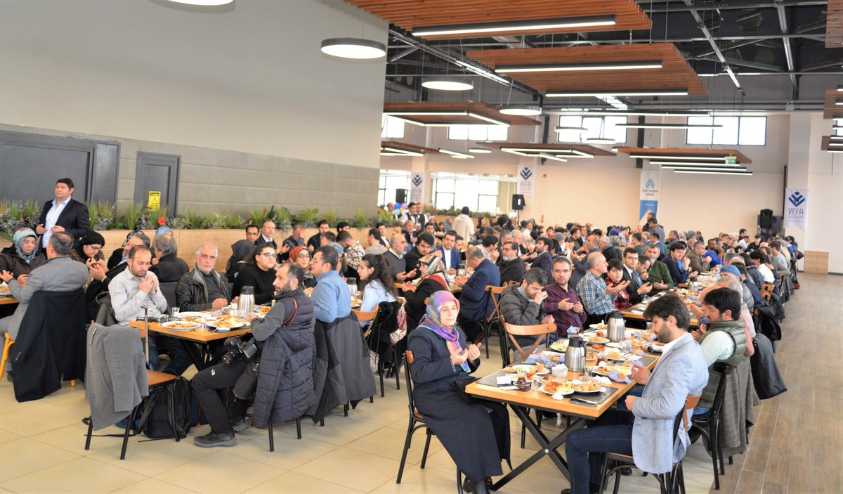 ilimyaymavakfi's tweet photo. İlim Yayma Mezunlar Derneğimiz (VEFADER) tarafından düzenlenen “ 17. Geleneksel İlim Yayma Ailesi Buluşması” programına teşrif ederek; yarım asırdır vefa ve isar ile nesillere değer katmayı vazife edinen tüm mezunlarımıza teşekkür ederiz. https://t.co/fcgzgxkKzg