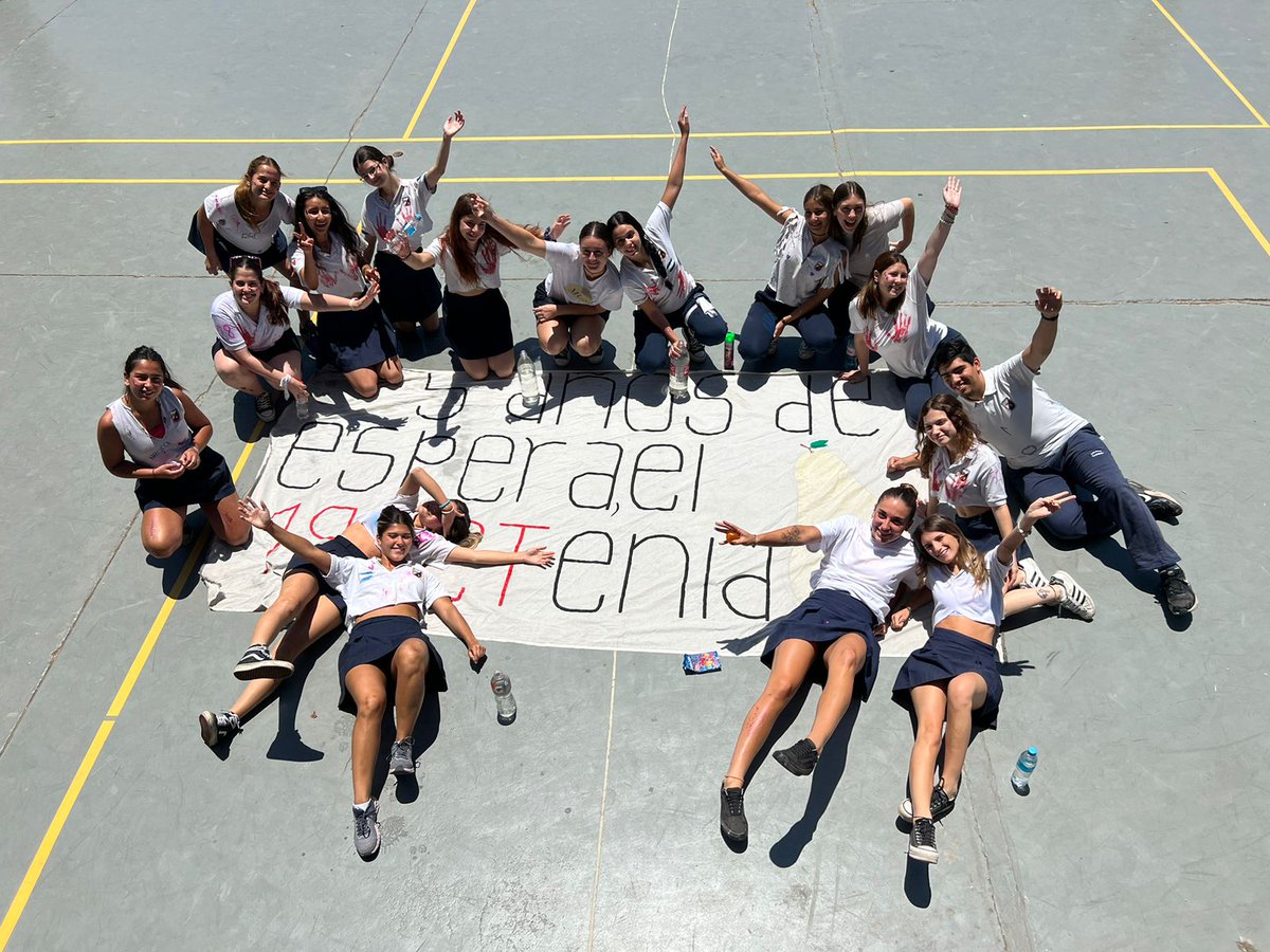 emacrack456's tweet photo. El 2022 fue mi mejor año en la vida y cerró de la mejor manera.
Terminé la secundaria hice nuevos amigos, volví a hacer streamings y aprendí a quererme y valorarme más a mi mismo. https://t.co/i5zuHBiodA