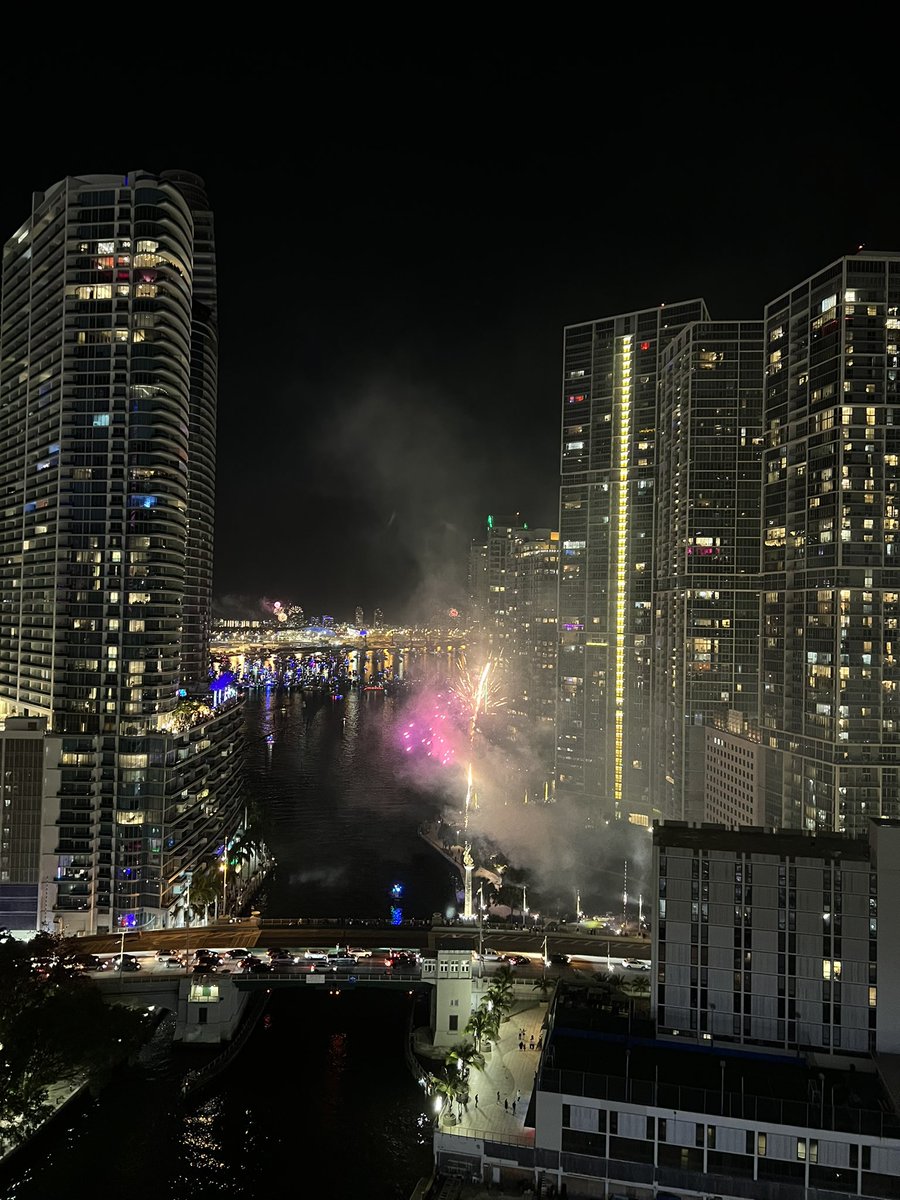 AFRealty's tweet photo. Happy New Year 🎆🎊 
.
.
.
#happynewyear #2023 #miami #miamibrickell #brickell #brickellmiami https://t.co/C1mszuelkv