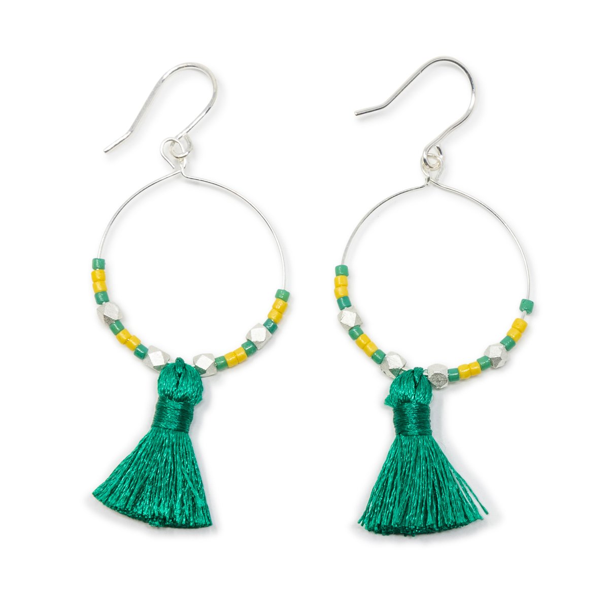 CutOutQuick's tweet image. There are a few key things you can do to #optimize your #jewelry #product #photos for #eCommerce.

Use high-quality #images, show multiple angles, use close-up shots, use natural light, use a plain background, and edit your photos.

Visit cutoutquick.com for a free test.