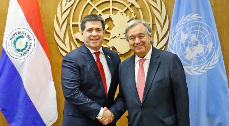pogopy's tweet photo. @MilvaGauto Acá empezó. Después se disfrazó de oveja, HC entregó al país a la agenda 2030, el requisito que la ONU le pidió fue que su próximo candidato sea LGBT, por eso le eligió a Santi. Hay que informarse y unir cabos @MilvaGauto, no le crean al tipo que nos entregó. Despierten https://t.co/fcqf0ZDD4L