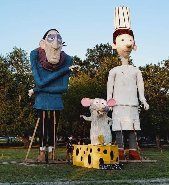 MunecosLaPlata's tweet photo. #MuñecosLaPlata Los ganadores del premio por votación de @LaPlataMLP son:  

🏆1er Puesto: "Los Simpson" 25 y 32
🏆2do Puesto: "Vida y Magia" 131 y 39
🏆3er Puesto: "Ratatouille" 10 y 32
🏆4to Puesto: "Dibu Martínez" 10 y 40 https://t.co/Lm0YuRQTql