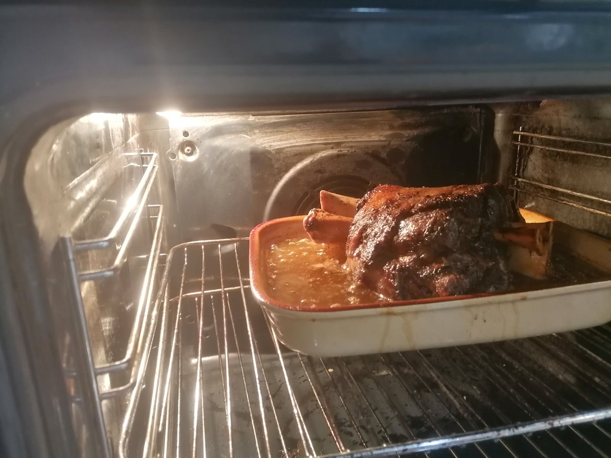 lowy72's tweet photo. Not fucking about in the kitchen today people #basting #shinbeef https://t.co/mq9i9lob9g