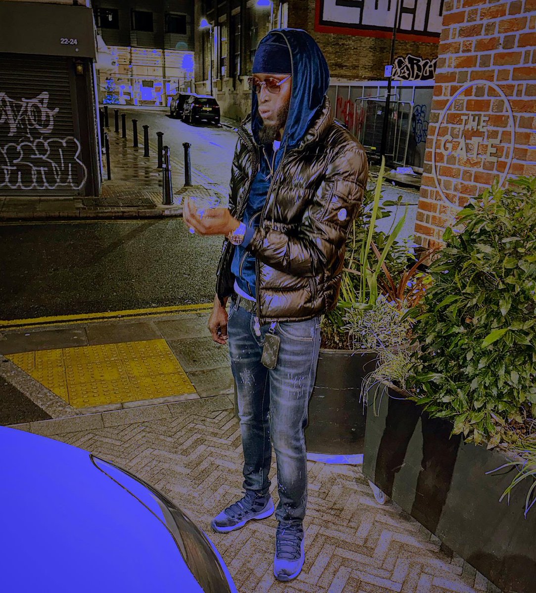 DJBLACKA's tweet photo. Happy New Year 
2023 #NewGear 📈☝🏾 https://t.co/N9c1dZYunw