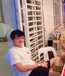 enriquezsandraa's tweet photo. After siguro ng NYE pumunta naman si Dj sa Fords, grabe time management mo @imdanielpadilla https://t.co/oKYbHjYLJR