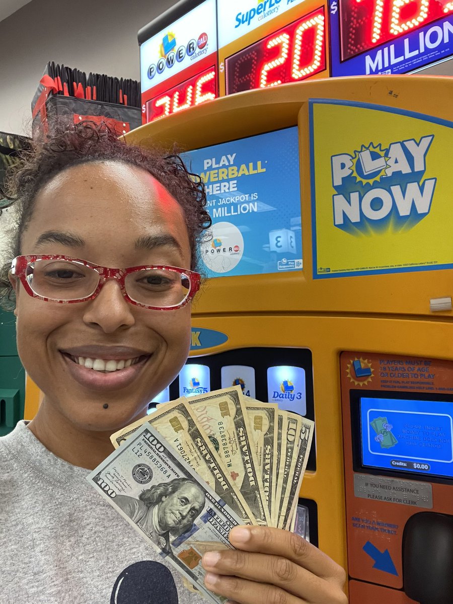 Got 4 out of the 6 winning #MegaMillions numbers correct in the last drawing. Hoping to get the jackpot this year! #HappyNewYear 💸💰