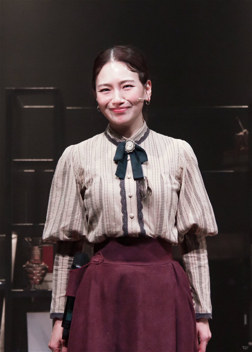 St_Ova_chok's tweet photo. 230101 웨이스티드 커튼콜 
샬롯 브론테 | #백은혜 배우님 https://t.co/nUIiwM2dBg