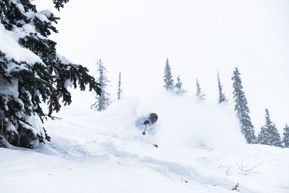 redresort's tweet photo. New Year, same us?

The snow gods were good to us at the end of 2022, and we couldn't have asked for a better start to the season! Here's to a new year of endless pow and the continuation of #TheGoodLifeAtRED! 🙌🏽

📸 @ashvoykin https://t.co/xVWhn0NhSg