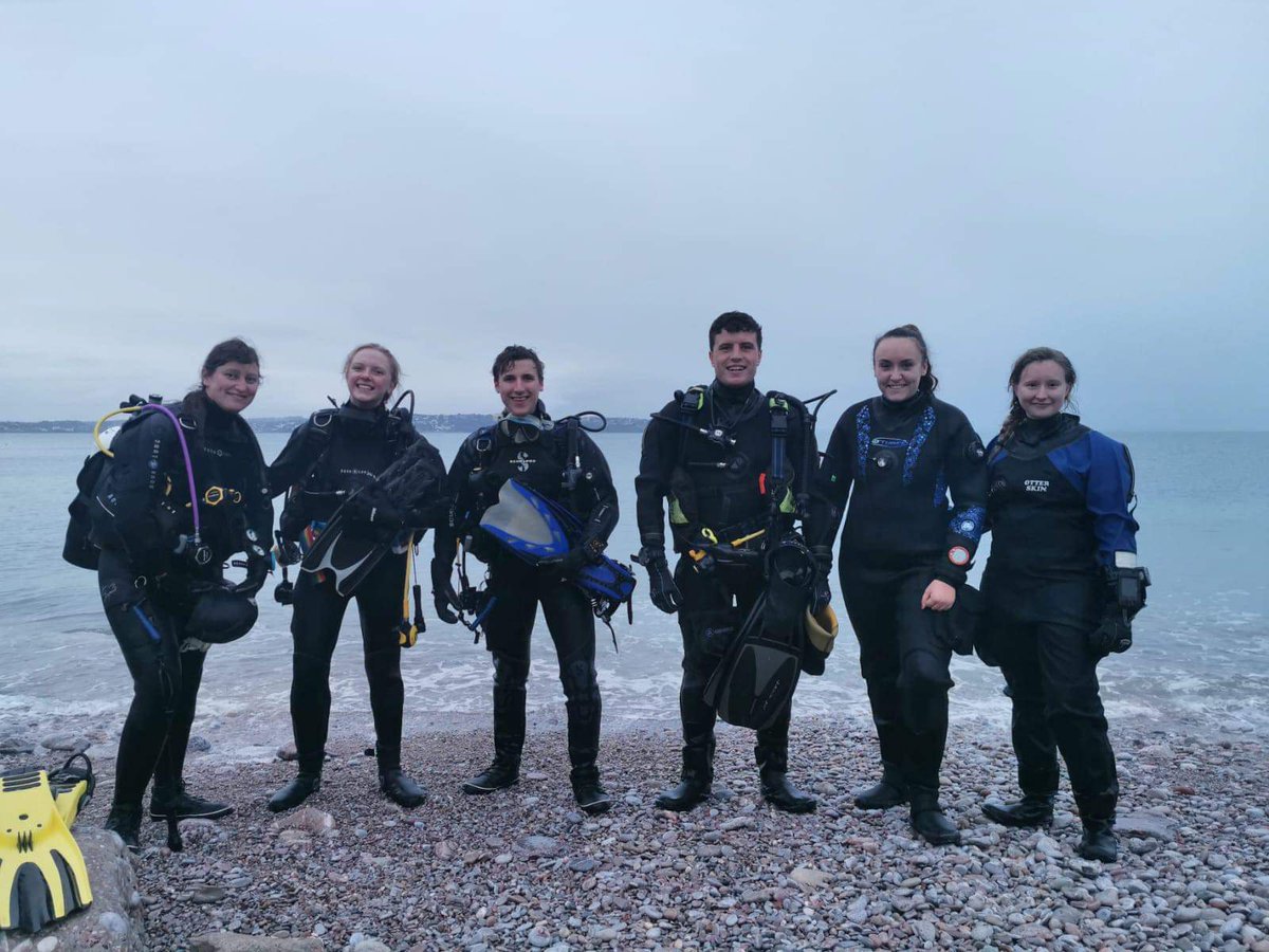 BryonyHobden's tweet image. Happy New Year from Brixham 🤿 A surprisingly dry drive in my new drysuit!