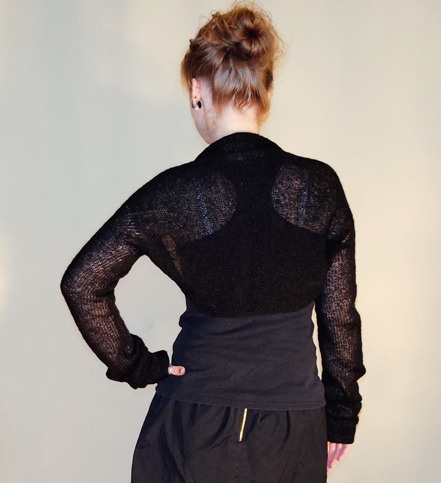 SuperSoftKnits's tweet photo. #Black #Bolero #handmade #shrug #Evening #Jacket #mohair #extralong #sleeves #sweater #blackjacket #dress #coverup
https://t.co/z8I4d3lJa2 @Etsy https://t.co/Yb2vBR1tCX