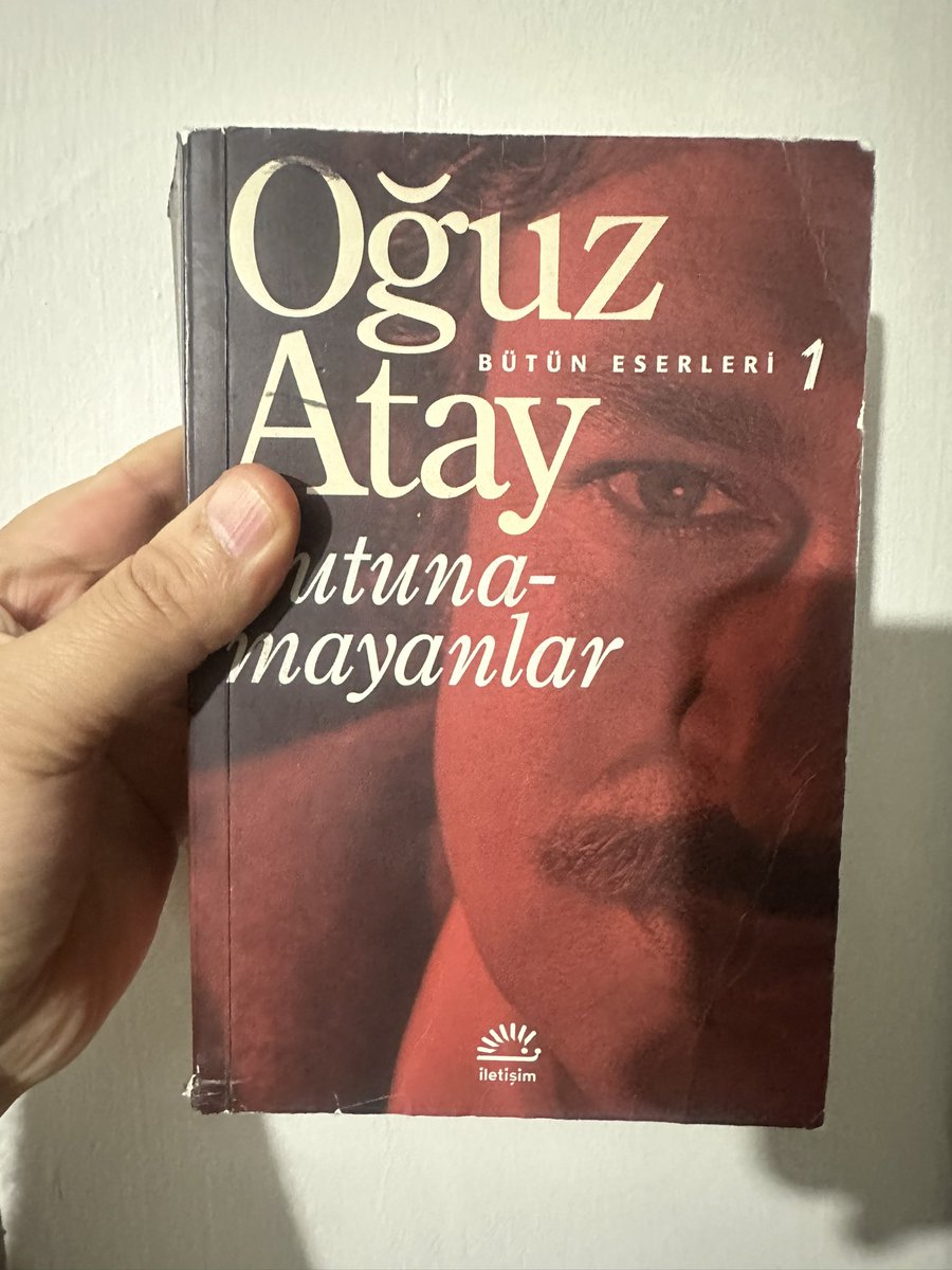 skandemir21's tweet photo. Bir arkadaşa Oğuz Atay Tutunamayanlar hediye ediyorum rt beğeni yeter https://t.co/pPoD3Uhsw3